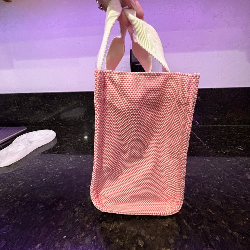 Lululemon mini tote Exclusive Australia Released ONLY PINK - Picture 10 of 13